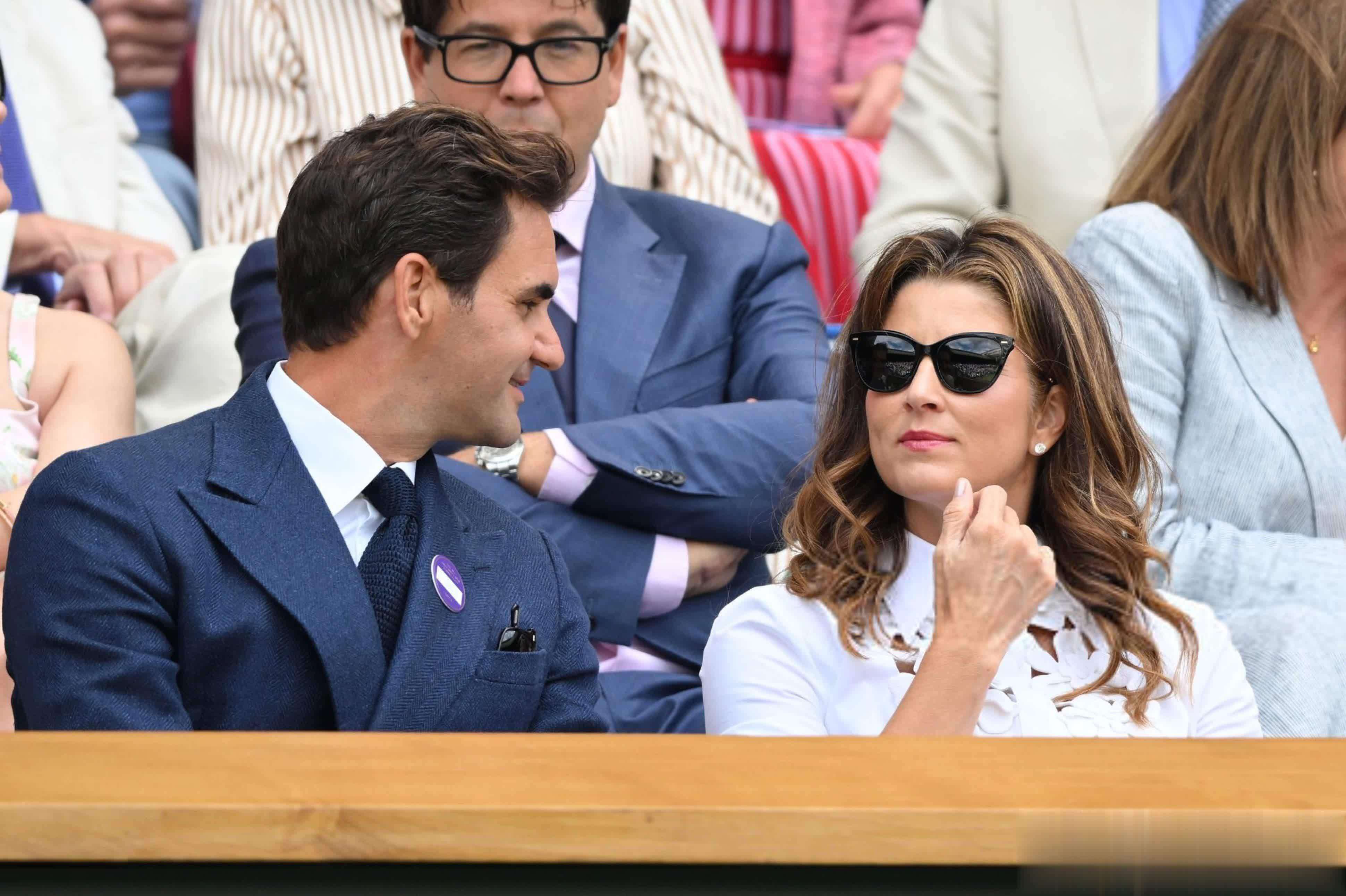 费德勒在皇家马德里比赛中比赛局势复杂,重返赛场引发热议!